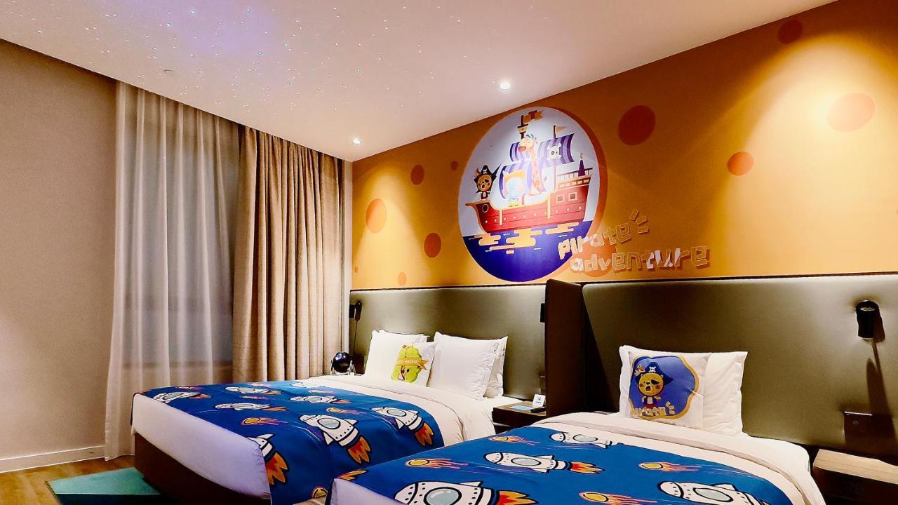 Holiday Inn Express Shanghai Kangqiao By Ihg Exterior foto